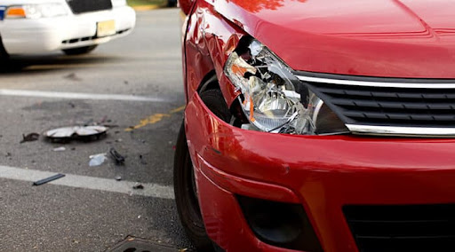 car with headlight broken after accident