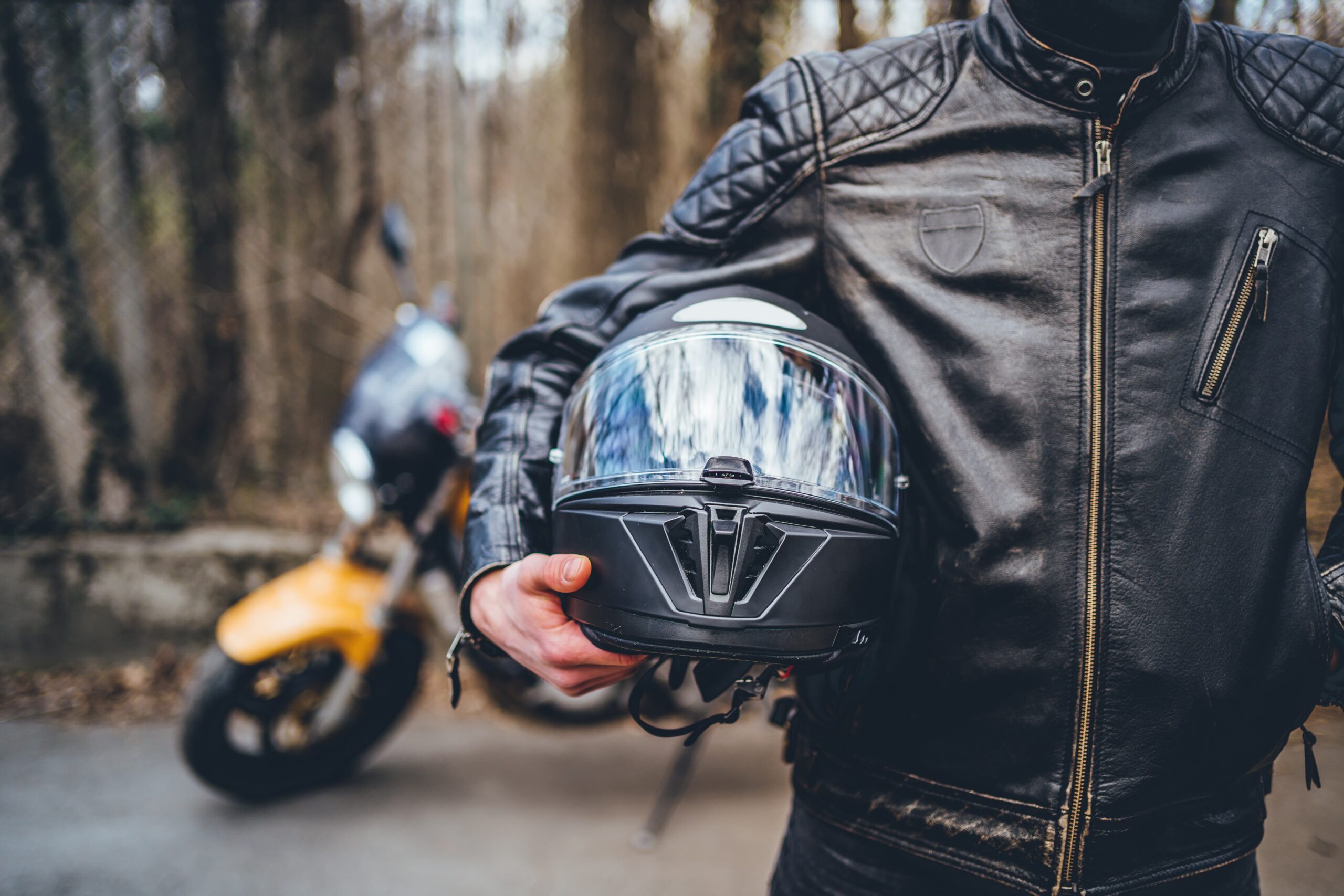 4 Pieces of Essential Protection Equipment for Motorcycle Riders