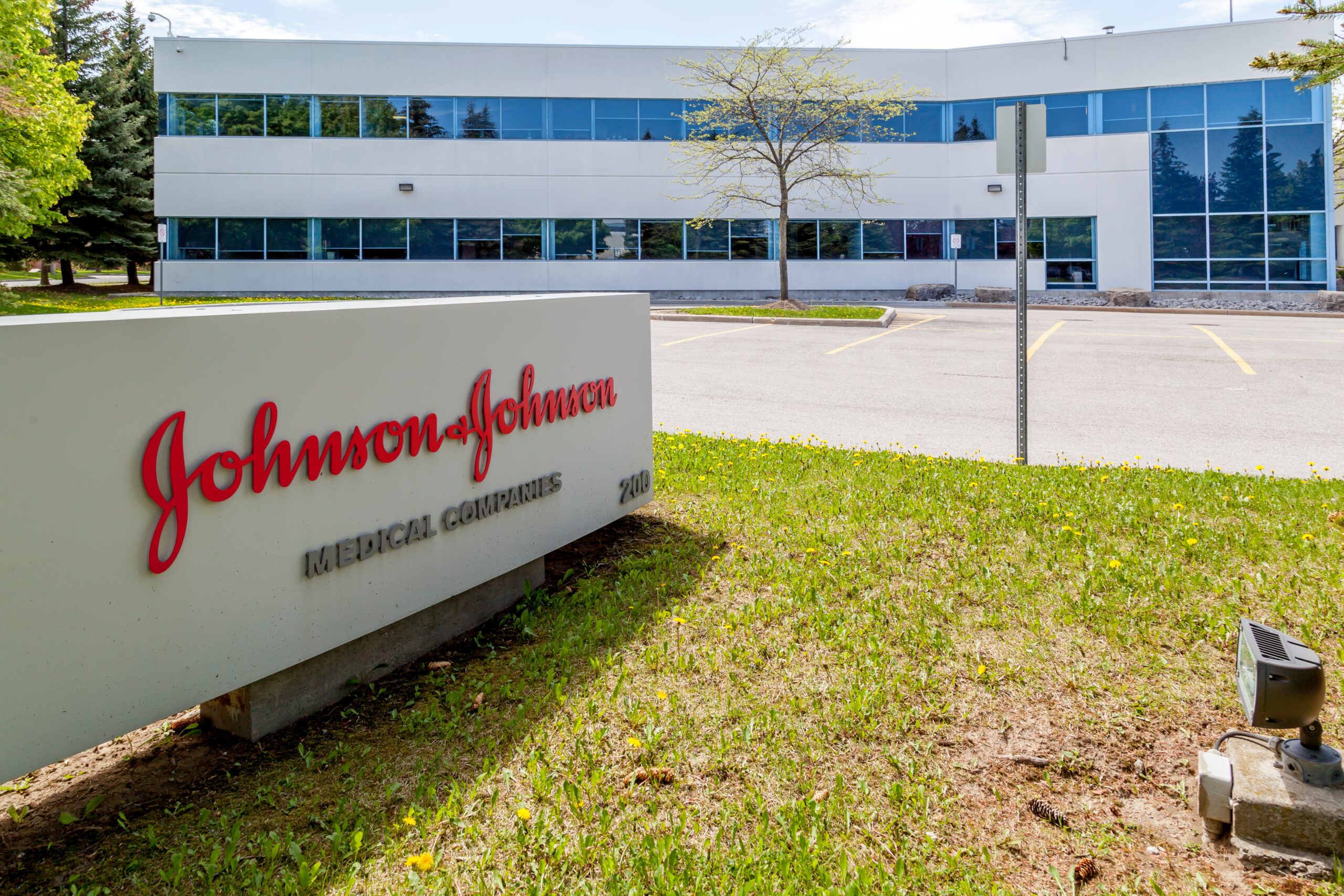 $8.3 Million Judgement against Johnson & Johnson DePuy ASR Implant Trial