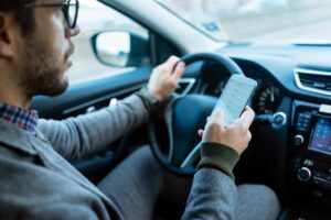 How to Talk to Teens About Texting and Driving Risks