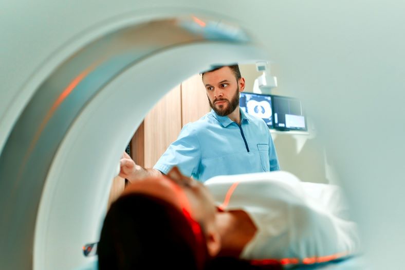 woman with brain injury getting a MRI